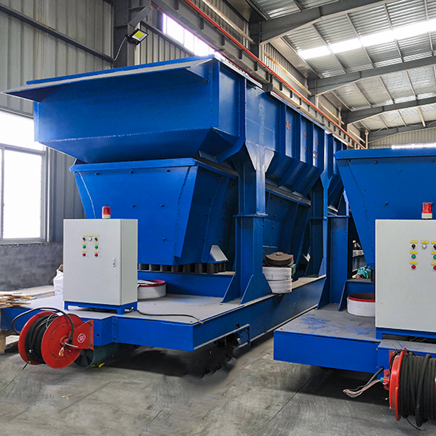 500 kg-20 toneladas de horno de inducción Vibration Camión de alimentación